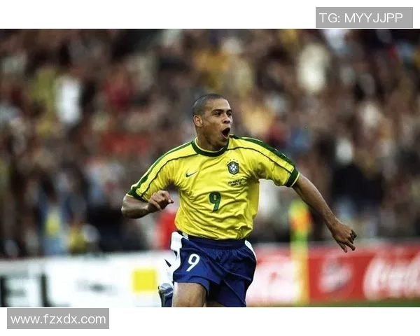 全球足坛十大传奇球星高清照片集 锁定足球历史最佳人物风采